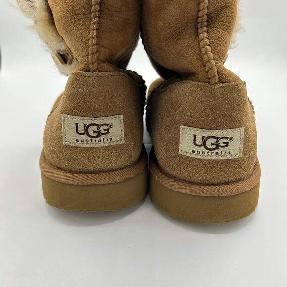UGG Australia Bailey Button 1873 Chestnut Suede Sheepskin Lined Boots Size 6 - Picture 14 of 16